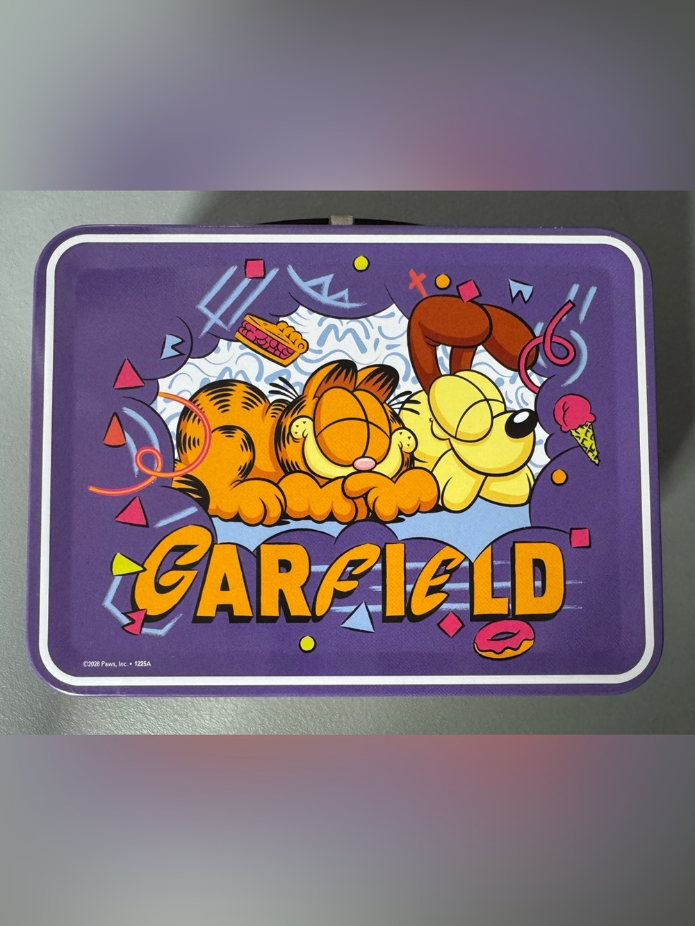 Garfield Metal food storage container Lunchbox with Bright Cartoon Art novelty